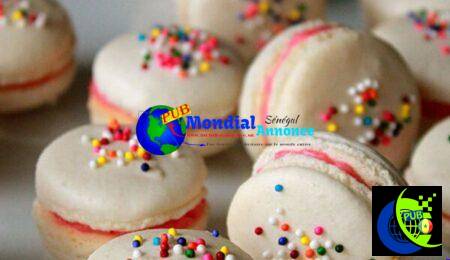 Vanilla sprinkle macarons