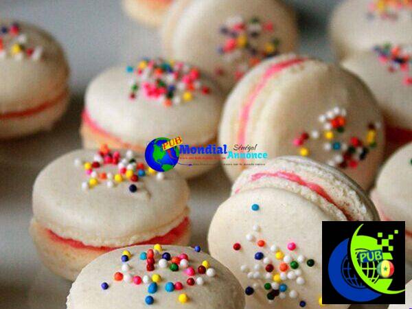 Vanilla sprinkle macarons