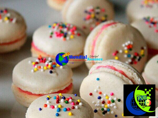 Vanilla sprinkle macarons