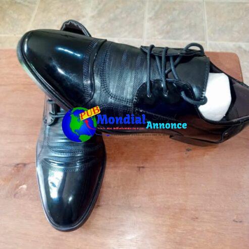 Chaussure Classe Taille 42 à Vendre – 5 000 Francs CFA la Paire