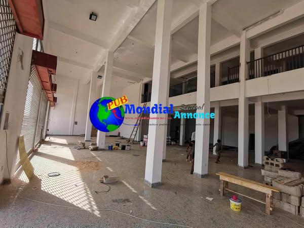 Local Commercial 900 m² à Louer Saly / Mbour Idéal Investisseur