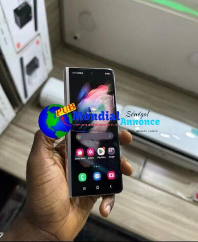 Samsung Galaxy Z Fold 4 5G – 256 Go, 12 Go RAM, Neuf avec Facture et Garantie