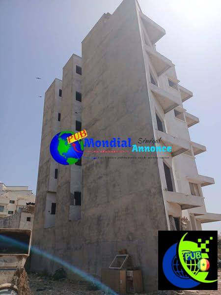 Immeuble R+4 à vendre aux Mamelles – Opportunité rare