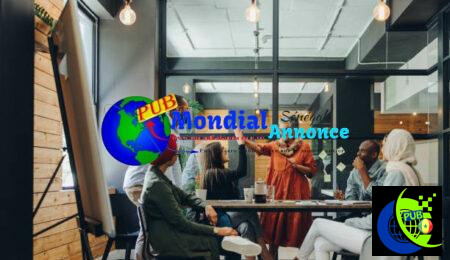 Successful businesswomen high fiving each other during an office meeting. Two cheerful businesswomen celebrating their achievement. Happy businesspeople working as a team in a multicultural workplace. Les 06 erreurs à éviter dans la création d'entreprise au sénégal