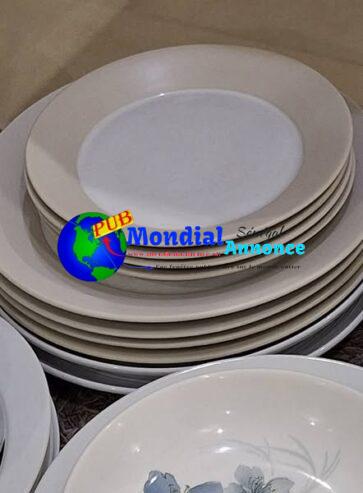 Assiettes Lourdes en Porcelaine du Canada – À partir de 500 F