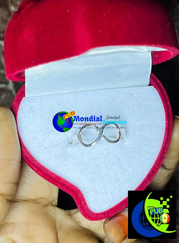 Bague en argent motif infini