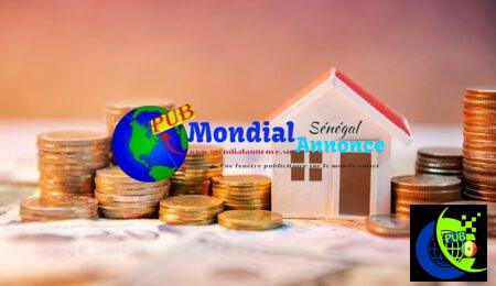 Real estate or property investment. Home mortgage loan rate. Saving money for retirement concept. Coin stack on international banknotes with house model on table. Business growth background Investir au Sénégal : Où acheter pour viser une vraie rentabilité immobilière ?