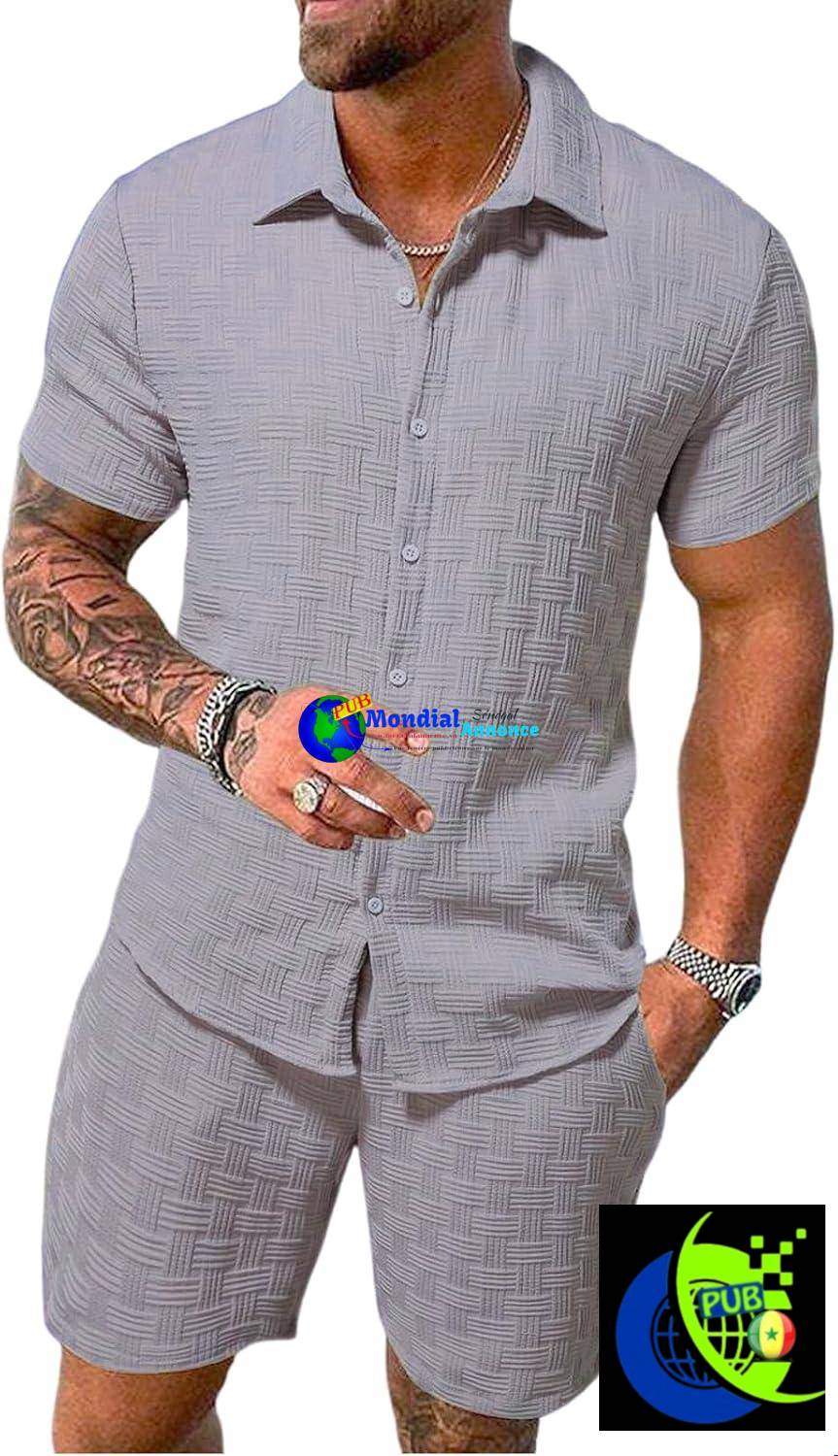 Ensemble d’été pour homme 2 pièces : chemise à manches courtes boutonnée et short – Tenue décontractée style « tracksuit » avec poches, idéale pour le travail ou les vacances.
