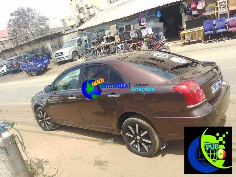 Toyota Avensis Essence Manuelle de 2009 à vendre pour 2 300 000 F CFA