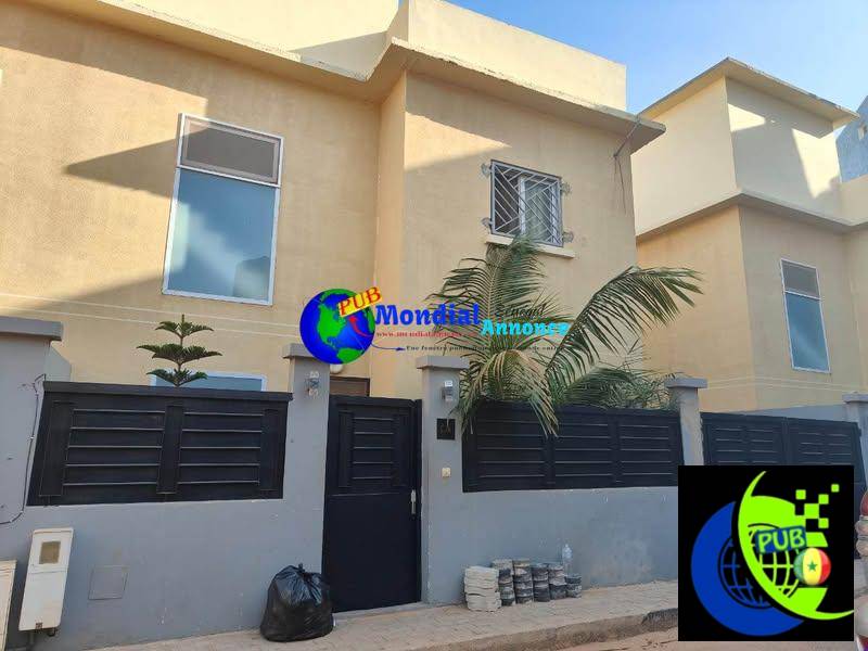 Villa standing R+1 F5 à vendre à Almadies 2 pour 115 000 000 F CFA