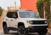 JEEP RENEGADE 2016 – Essence, Automatique, Toit Panoramique – 90 000 km