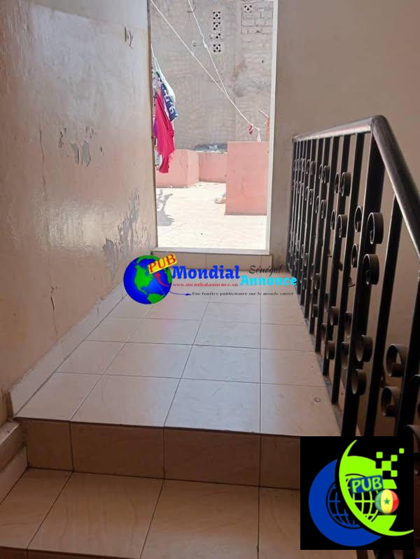 Villa R+1 à vendre à Derklé Dakar – 125 m²