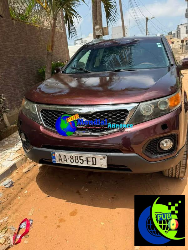 Kia Sorento 4×4 Essence Automatique de 2013 disponible. Prix : 3 900 000 F CFA