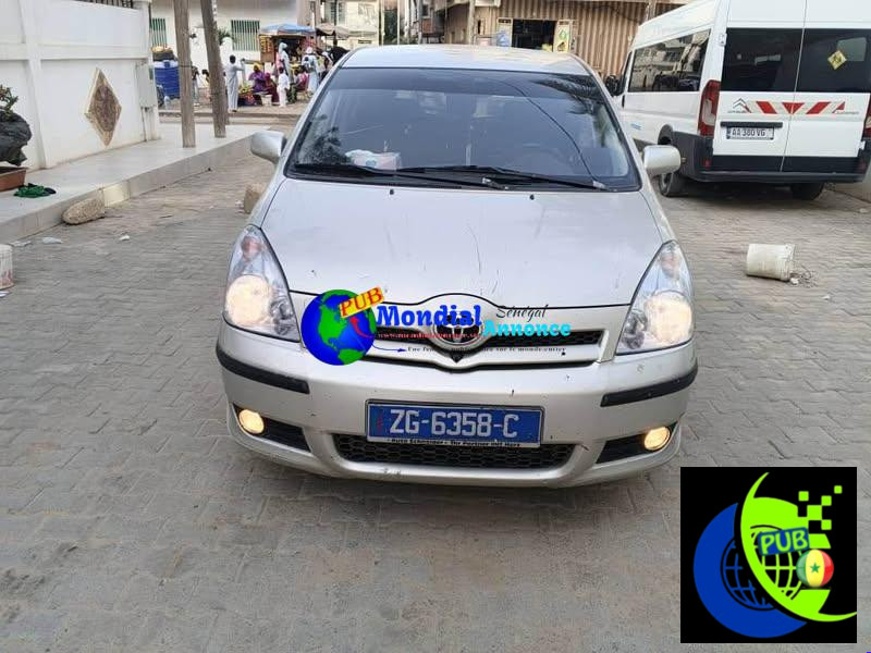 Toyota Corolla Verso Gasoil 7 Places à Vendre à Touba – 4 Millions FCFA