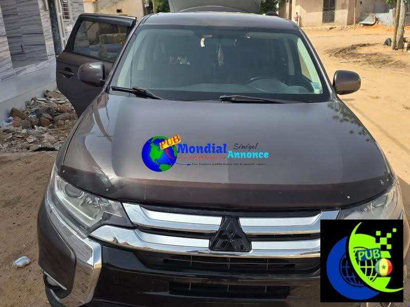 Mitsubishi Outlander 2017 Automatique 4×4 à Vendre à Dakar