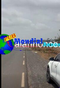 Terrain De 300 M²
