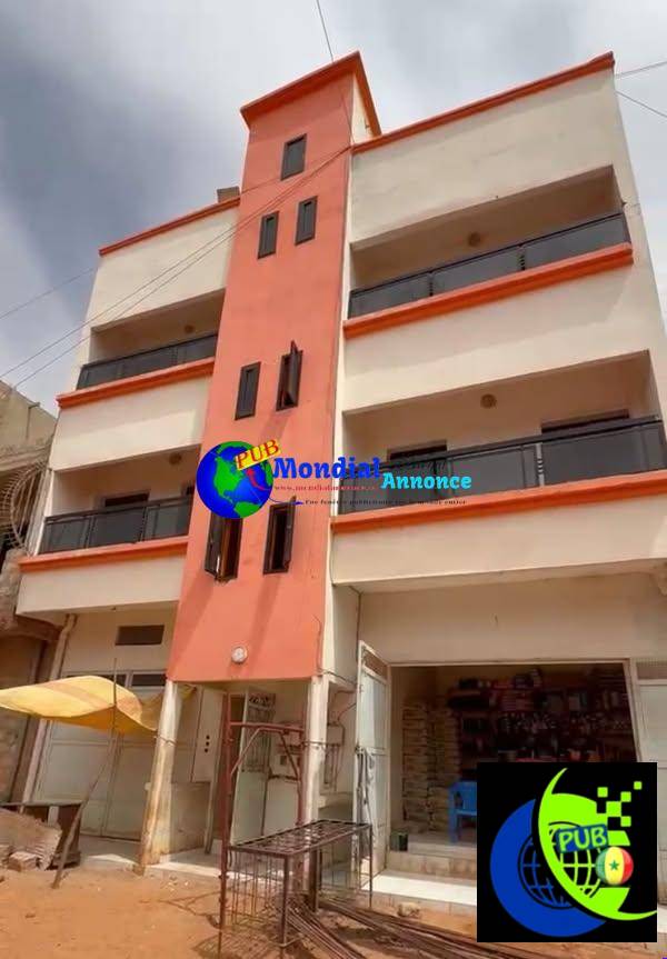 Villa R+2 de 160 m² à vendre à Cité Socabec (Tivaouane Peul)