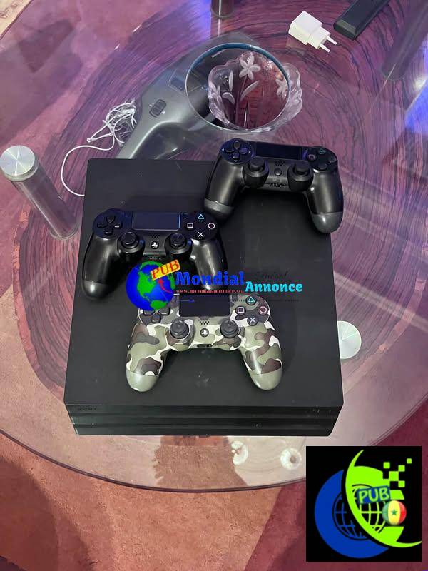 Console PS4 avec 3 Manettes Incluses disponible au 781372580