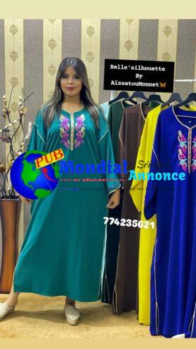 Abaya orientale brodée – Disponible en plusieurs couleurs