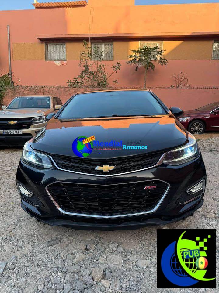 Chevrolet Cruze 2017 – Essence | Manuelle 6 Vitesses | 5 500 000 F