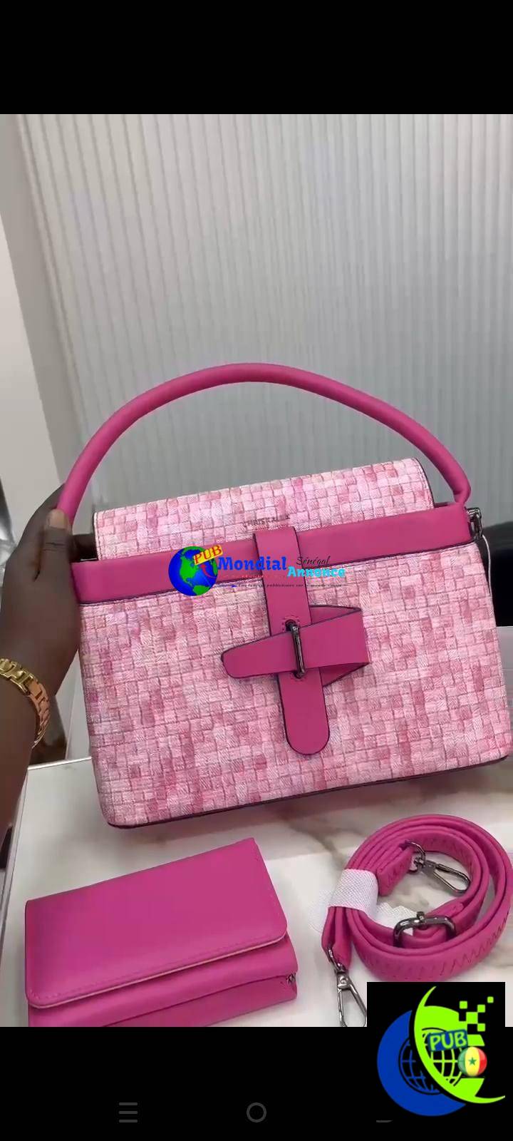 Sacoches et sacs à main tendance – 15.000F à 18.000F