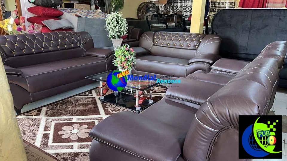 Ensemble salon complet – Fauteuils, moquette & table, dispo à Dakar