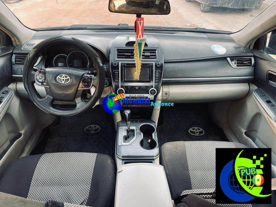 Toyota Camry Hybride 2014 – Automatique | Essence | 2 700 000 F