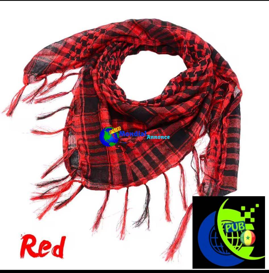 Bonnets et foulards à 2.000F chacun – Disponibles dès maintenant !