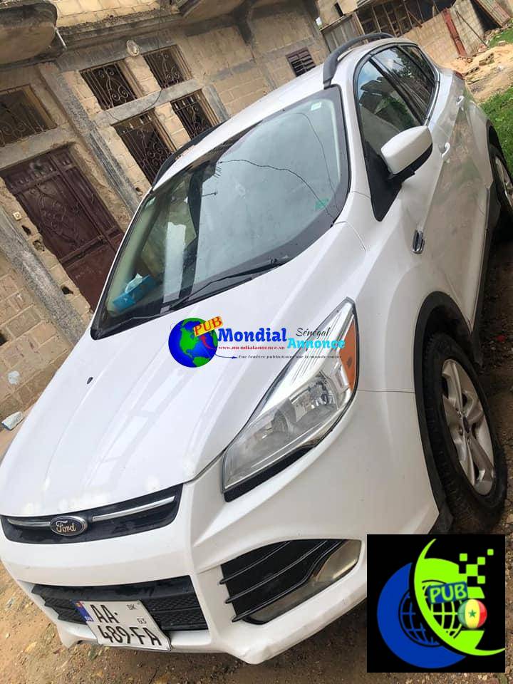 Ford Escape 2015 | Automatique | Essence | 2 600 000 F dispo à Dakar