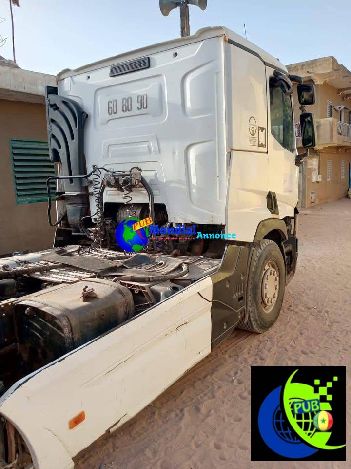 Camionnette en excellente état – Disponible à Dakar