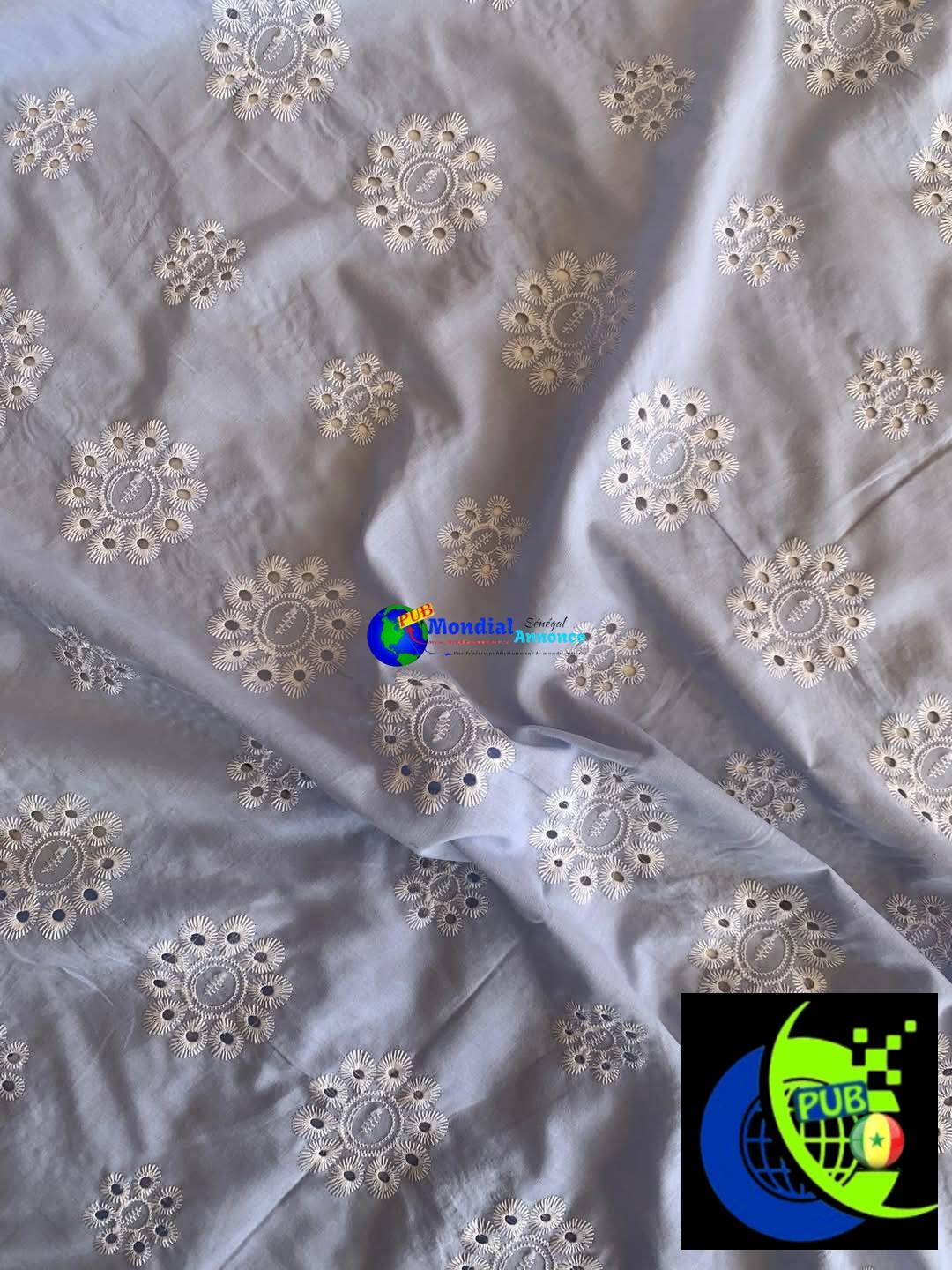 Broderie Anglaise 100 % Coton – Double Largeur à Prix Promo