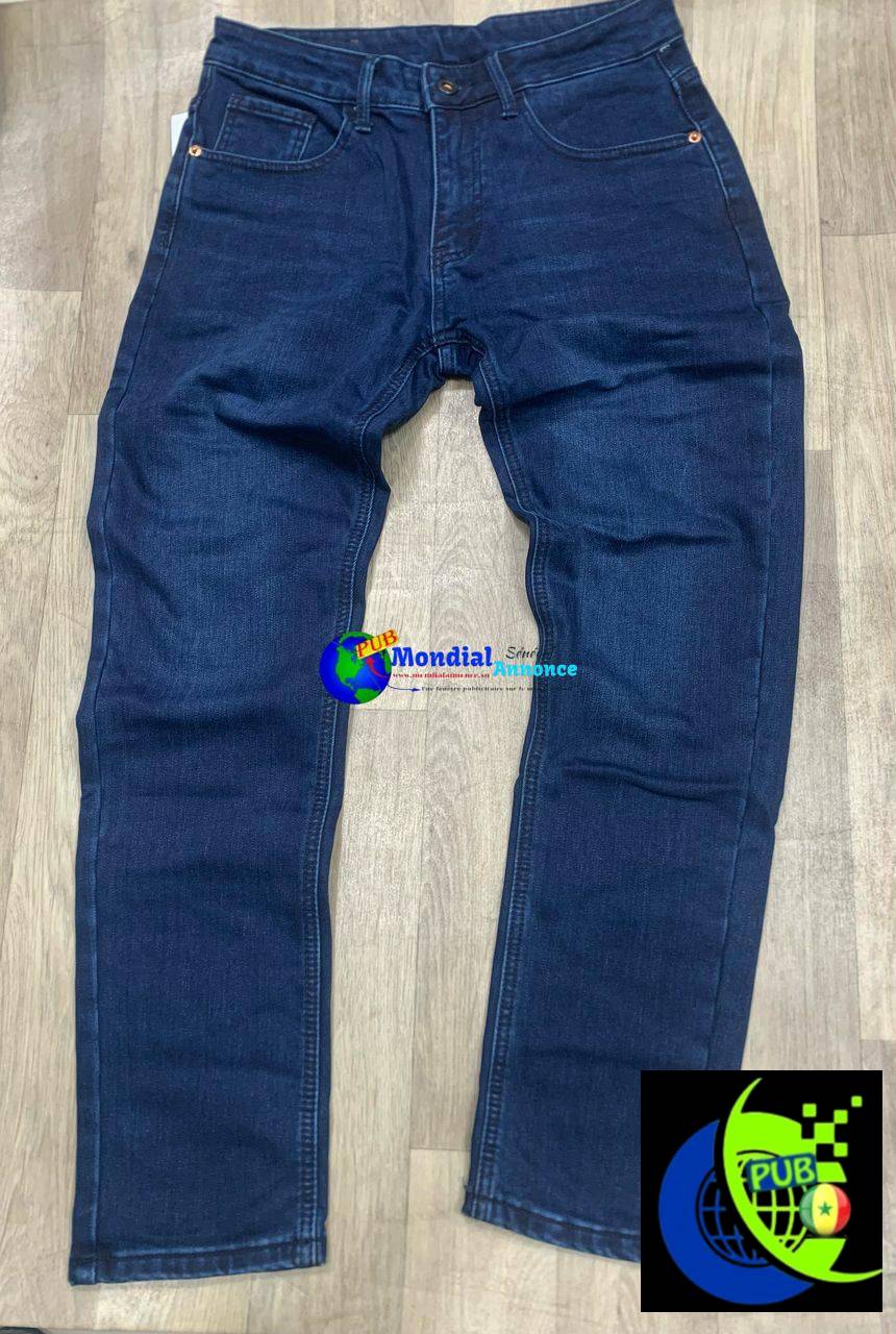 Jeans de Qualité Supérieure Disponible à Sandaga – Livraison P0ssible