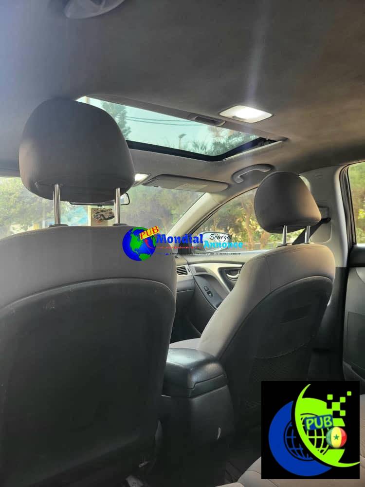 2 Hyundai Elantra 2014 Automatique disponible à Dakar