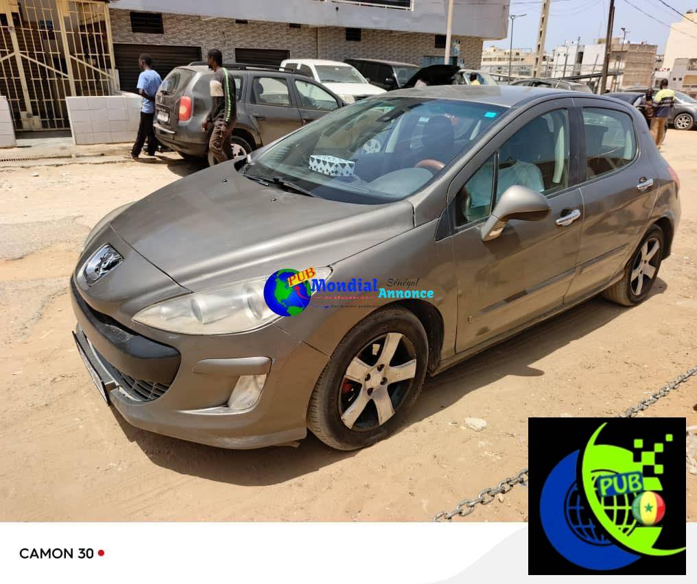 2 Hyundai Elantra 2014 Automatique disponible à Dakar