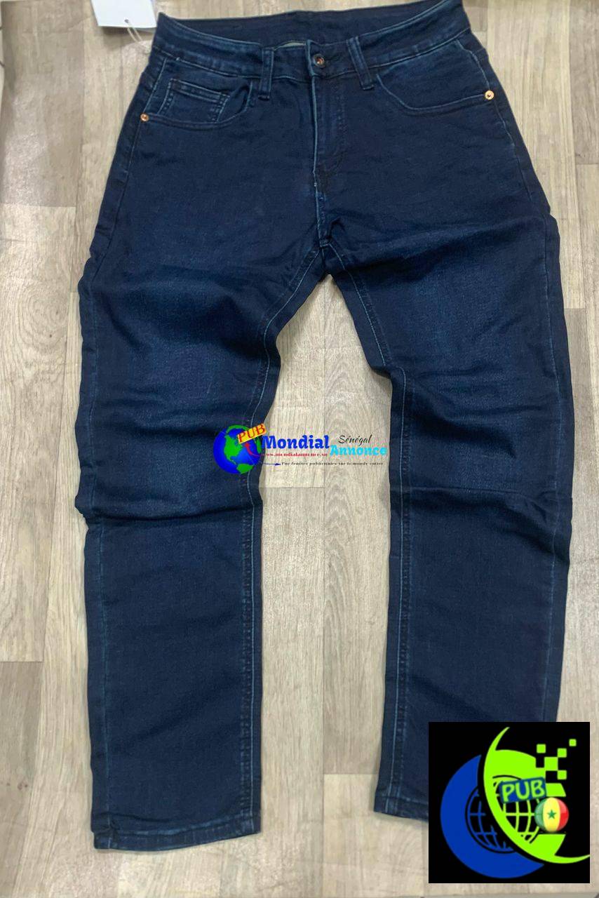 Jeans de Qualité Supérieure Disponible à Sandaga – Livraison P0ssible