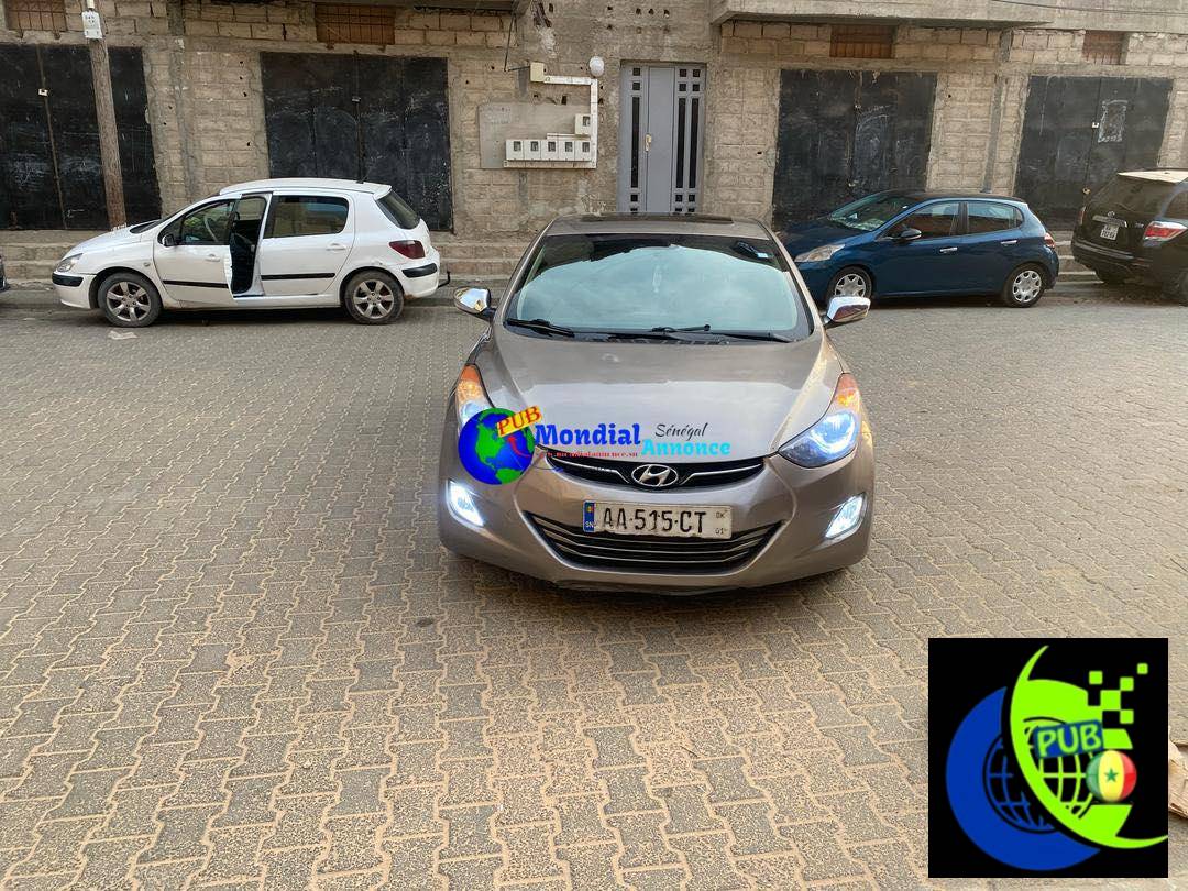 2 Hyundai Elantra 2014 Automatique disponible à Dakar