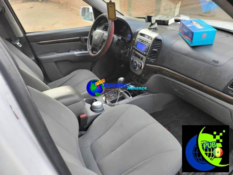 Hyundai Santa Fe 2010 Automatique, Très Bon État dispo à Dakar