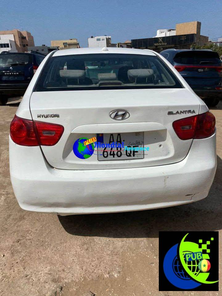 Hyundai Elantra Essence Automatique – Année 2010 à Dakar