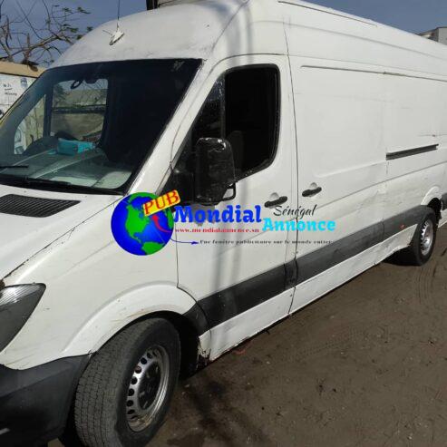 Camion Mercedes-Benz Diesel-Manuelle – En excellent Etat – Papiers Complets à vendre