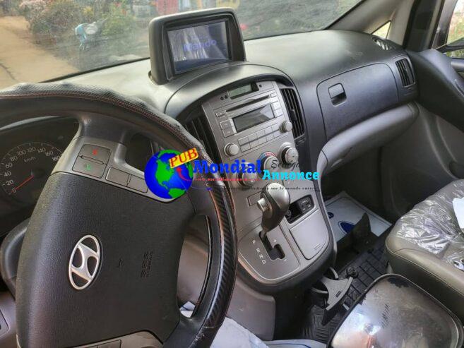 Hyundai Grand Starex H1 5 Places – Véhicule Spacieux et Polyvalent