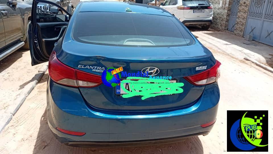 Hyundai Elantra 2016 – Automatique, Full Options & Toit Panoramique à Dakar