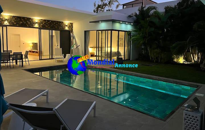 Villa de Luxe avec Piscine à Saly – 4 Chambres, Bord de Mer pour 90.000 F CFA / jour