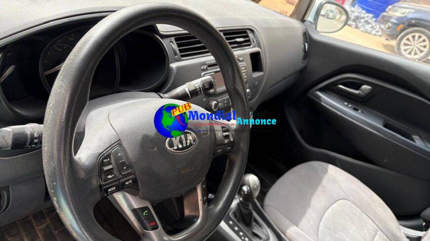 Kia Rio 2013 Automatique Essence – Berline Compacte Climatisée, Mutation Récente
