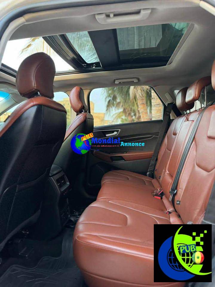 SUV Ford Edge Titanium 2017 – Full Option, Toit Panoramique & 4×4 (État Impeccable)