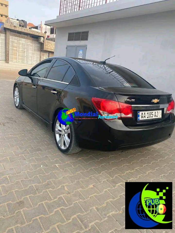 Chevrolet Cruze LTZ 2012 – Faible Consommation, Full Options (Échange Possible)