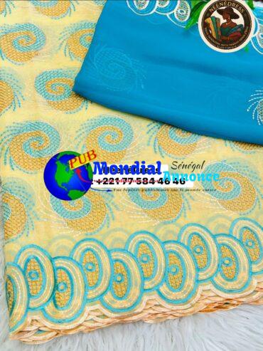 Élégance Assurée : Voile Suisse Brodé Certifié avec Foulard – 5 Yards