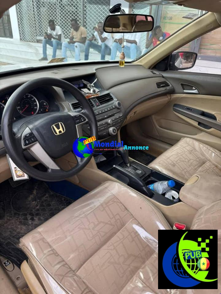 Honda Accord (2012) – Automatique, Essence, Full Options – Ouest Foire