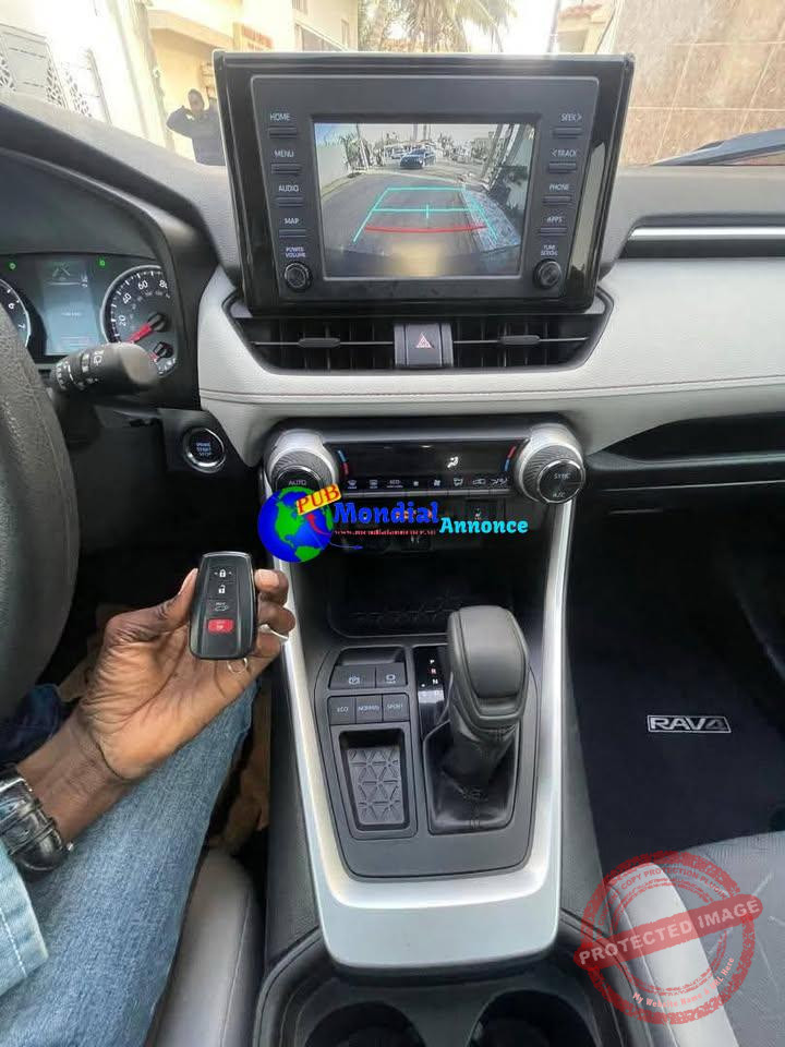 Toyota RAV4 (2020) – Automatique, Essence – Presque Neuve !