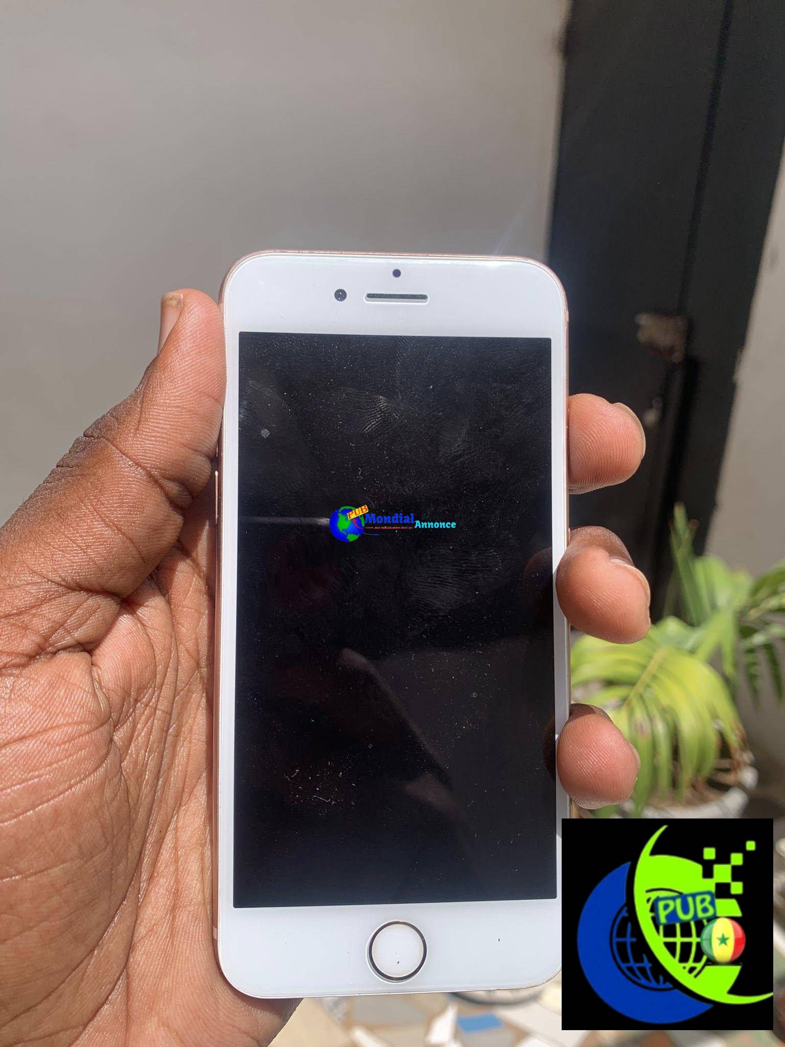 iPhone 8 64 Go – Batterie 100% – Seulement 25 000 F CFA !