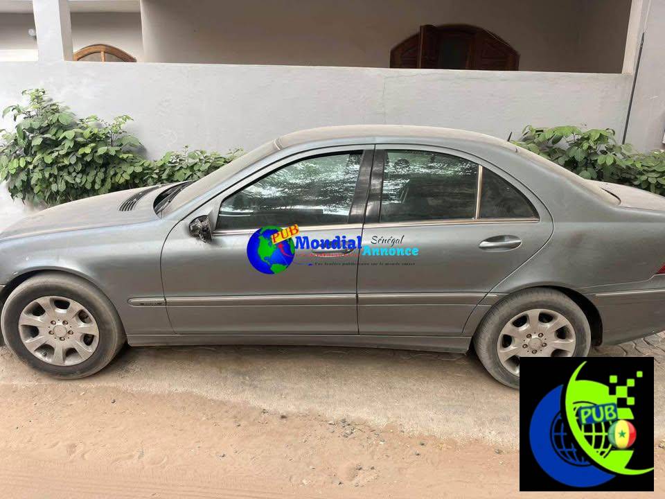 Mercedes C220 – Manuelle, Diesel, en Bon État A Dakar